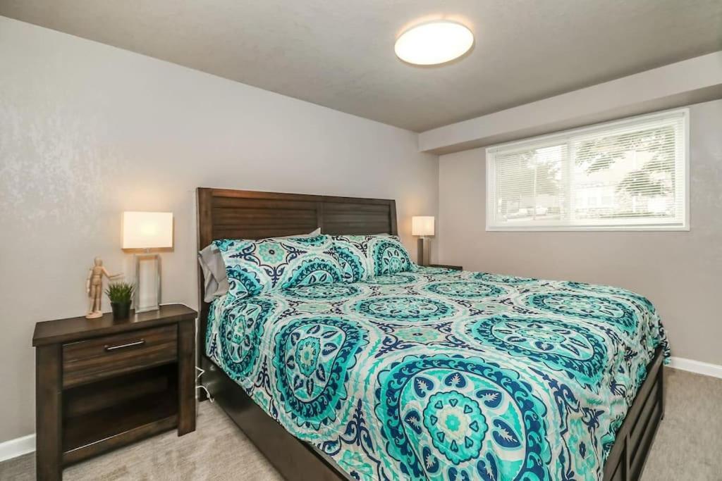 Vila Holly Second Floor 2 King Beds Kansas City Exteriér fotografie