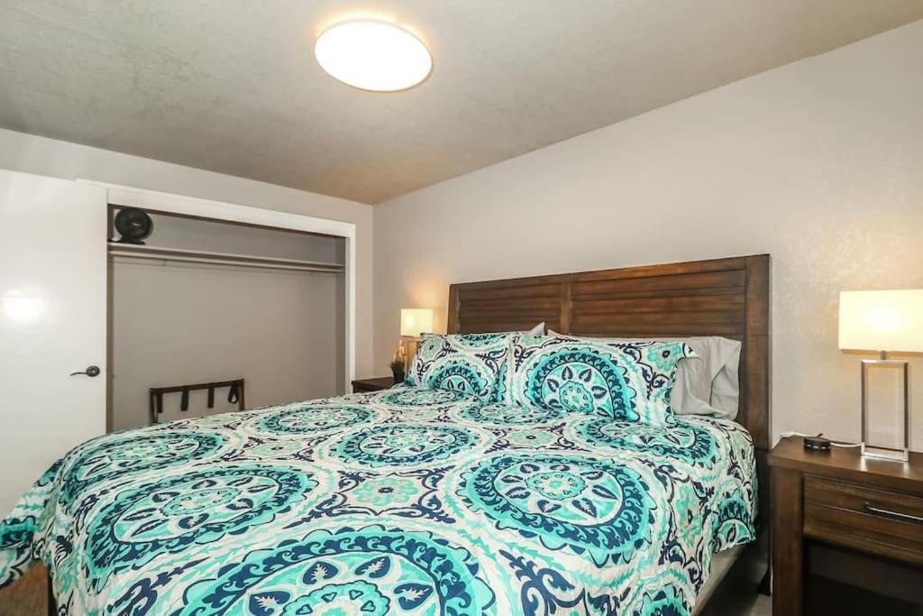 Vila Holly Second Floor 2 King Beds Kansas City Exteriér fotografie